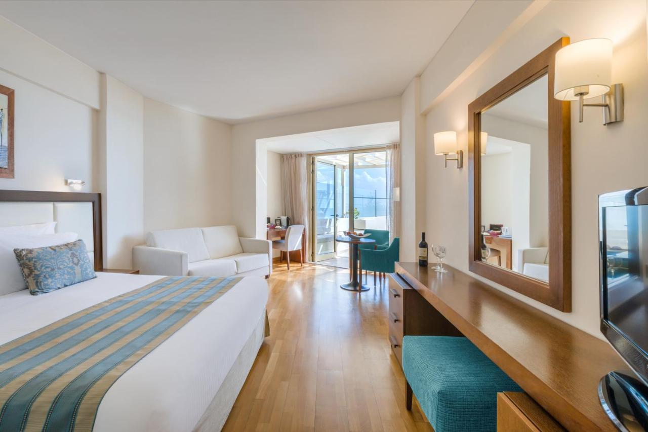 Junior Suite With Private Outdoor Hot Tub