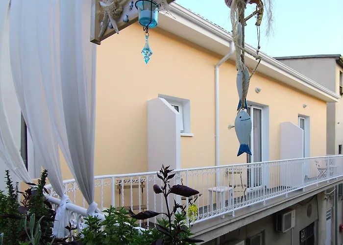 Luxury hotel only: Hotel Opera